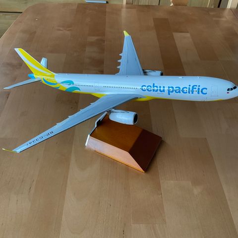 Flymodell Cebu Pacific A 330-300