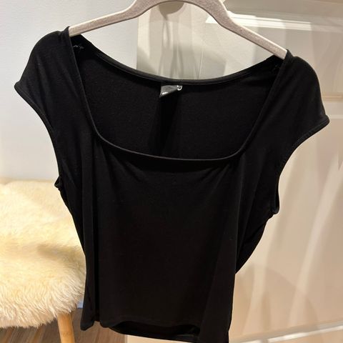 Soft touch topp / T-skjorte topp / singlet Gina tricot