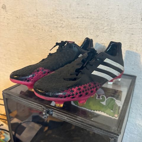 Adidas predator fotballsko