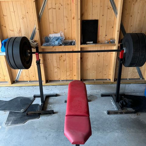 Trening Utstyr  , romaskin . , stang med vekt 80kg