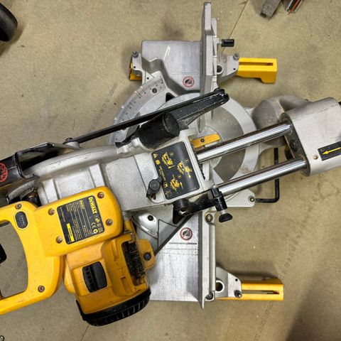 DeWalt DW017 Kapp- og gjærsag 🪚