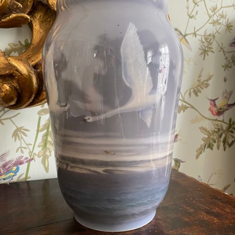 Stor porselens vase / bordlampe