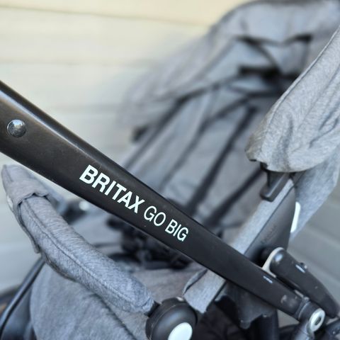 Britax Go Big barnevogn inkl. saueskinn, myggnetting og regntrekk