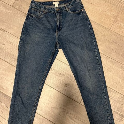 2 stk ‘Slim mom high ankle jeans’ fra H&M, str 44