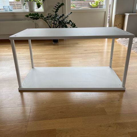 Hvit hylle (Platsa fra IKEA) 80x40x40