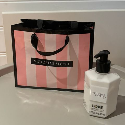 Victorias Secret Love body lotion