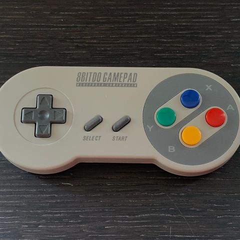 8BitDo SFC30 Spillkontroller