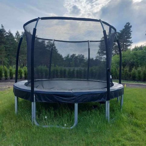 Pent brukt trampoline