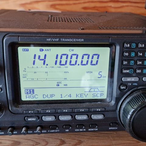 Icom IC-746