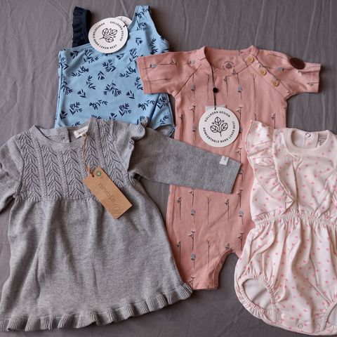 New baby girl set - Livly, Gullkorn, Newbie