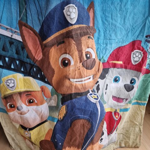 3 sengesett : 1 Paw patrol og 2 m peppa gris junior sengesett