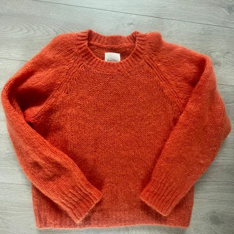 Ullgenser fra Part Two (modell «Rhona»), 70% mohair.