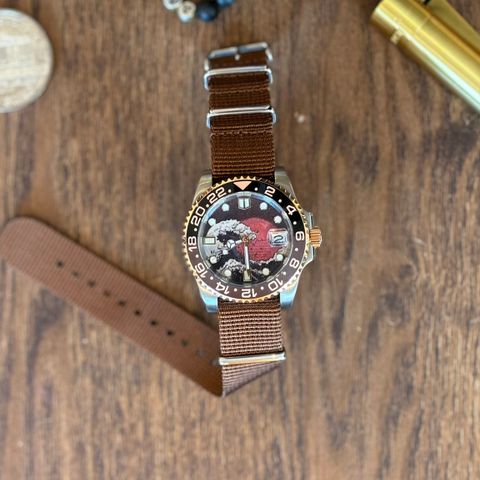 Root beer Kanagawa klokke / Seiko mod