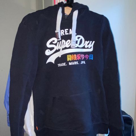 Superdry hettegenser dame