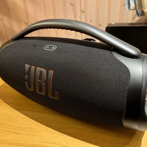 JBL BoomBox 3 - Nesten ny