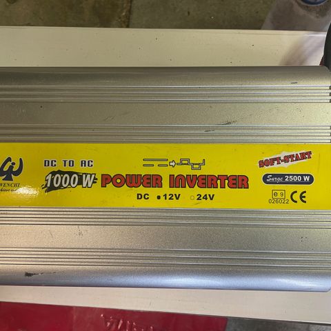 Power Inverter 12v/230v 1000watt