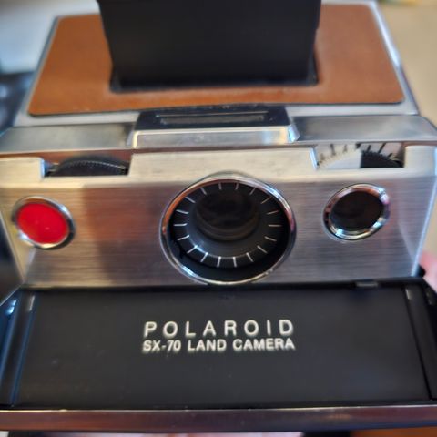 Polaroid Sx-70 Land camera