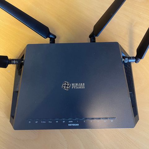 Netgear Nighthawk X4S router selges!