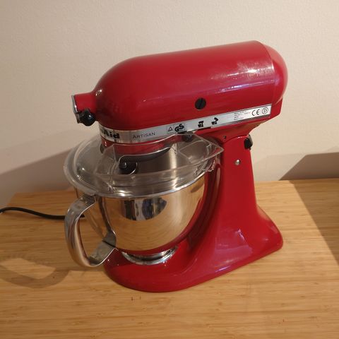 Rød KitchenAid Artisan