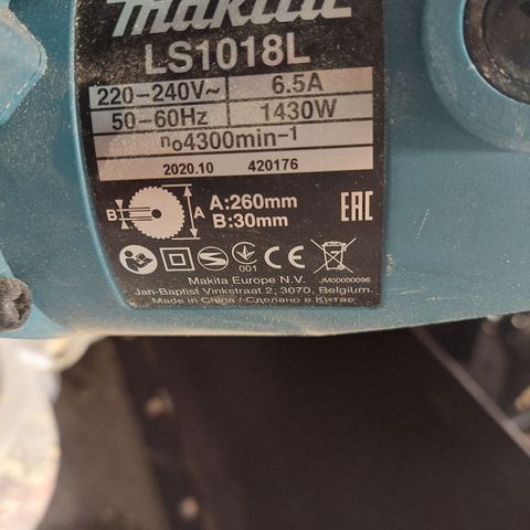 Makita LS1018L -  Leie - Makita Kapp og gjærsag med laser