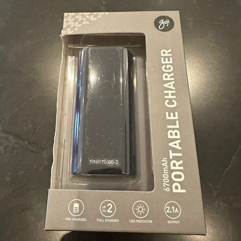 Goji powerbank / nødlader 6700 mAh selges billig