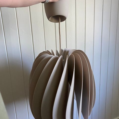 IKEA taklampe i beige