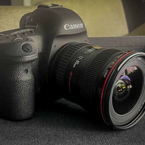 Canon EOS 5D Mark IV med 4 objektiver og tilbehør