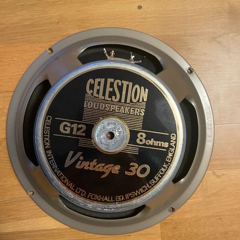 2 x Celestion Vintage 30 MADE IN UK 8 ohm V30