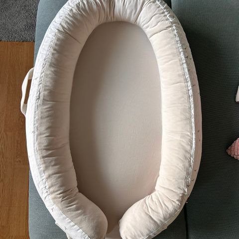 Voksi Babynest beige/hvit