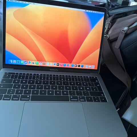 MacBook Pro 2017, Core i5 RAM 8GB, 128 GB disk