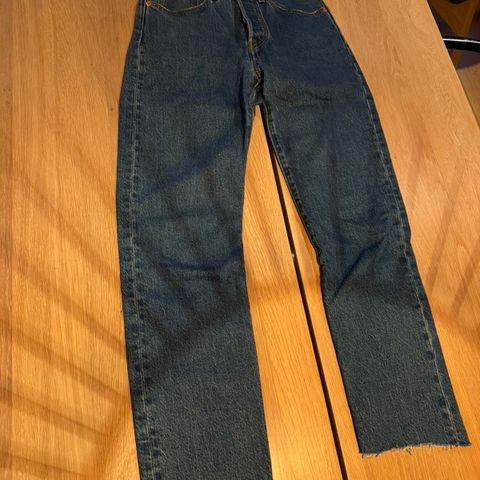 Levis Ribcage straight, W25/L27, selges til kanonpris!