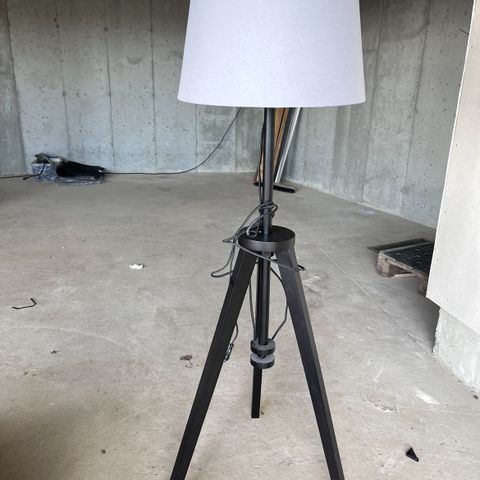 Lauters gulvlampe fra IKEA