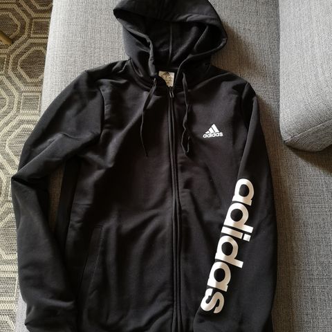 Adidas hettegenser