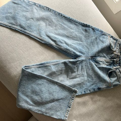 Jeans str. 26 kjøpt på Gina Tricot