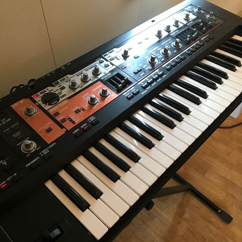 Roland SH-201