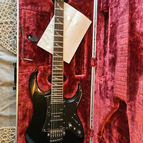 Ibanez prestige pakkepris!