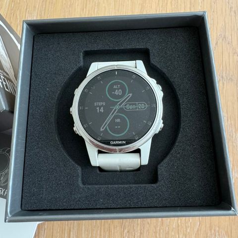 Garmin Fenix 5s  plus sapphire