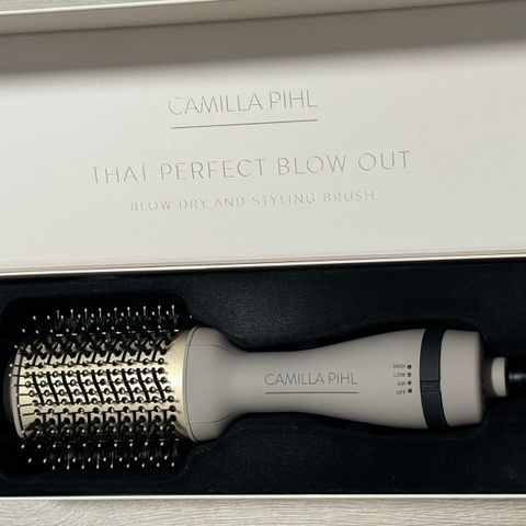 Camilla phil blow out brush