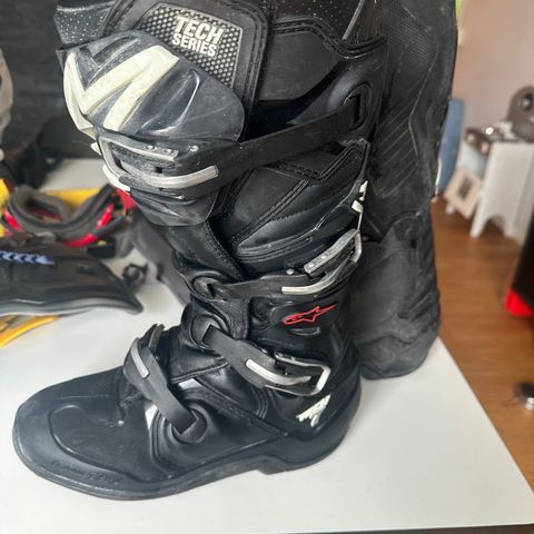 Crossutstyr selges - god stand ( Alpinestars Tech 7, Leatt, Alias, )