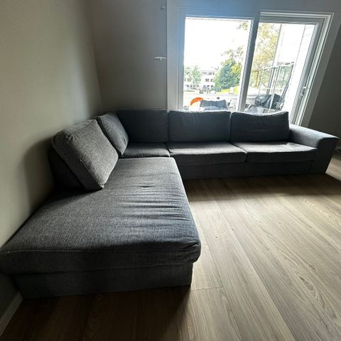 Pen sofa med sjeselong