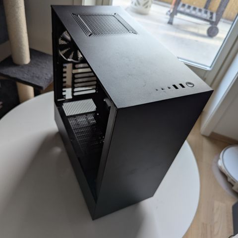 NZXT H500 ||  Mid tower - Selges billig