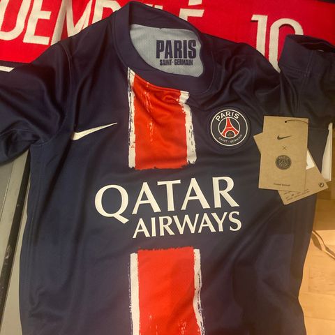 Psg 24/25 hjemmedrakt ekte trykk og drakt og sponsor