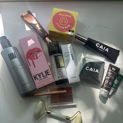 produkter selges, rituals, cosrx, clarins, caia cosmetics, Kylie cosmetics