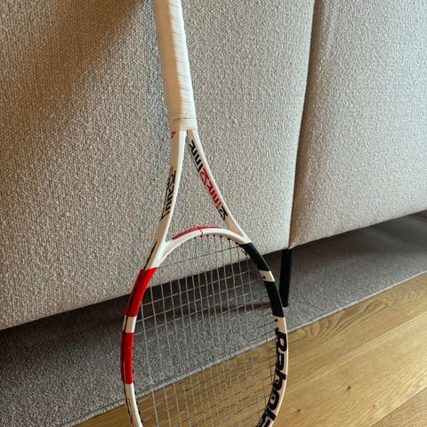 Babolat Pure Strike tennisracket selges!