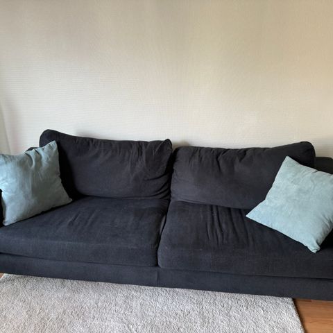 Svart sofa