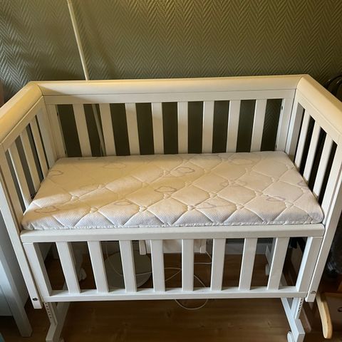 Bedside crib