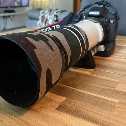 Canon 100-400 mm EF-f4.5-5.6L IS USM linse med kamerahus Canon EOS 7D selges .