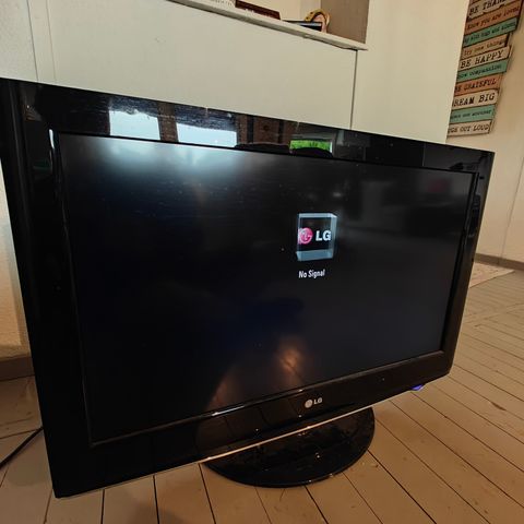 LG TV 32 "