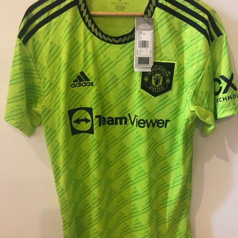 Manchester United - BNWT 2022/23 fotballdrakt str L