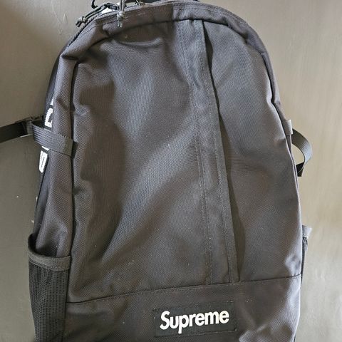 Supreme Backpack 18 l